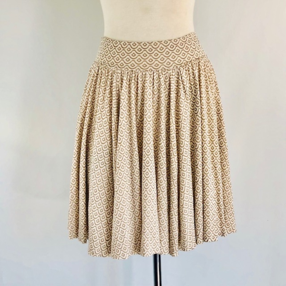 Fossil Cream and Gold Patterned Scale skirt Size M